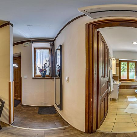 Napraforgo Wellness Haz Es Panzio Bed & Breakfast Beci Exterior foto