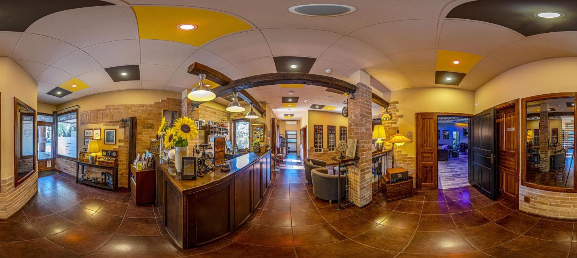 Napraforgo Wellness Haz Es Panzio Bed & Breakfast Beci Exterior foto