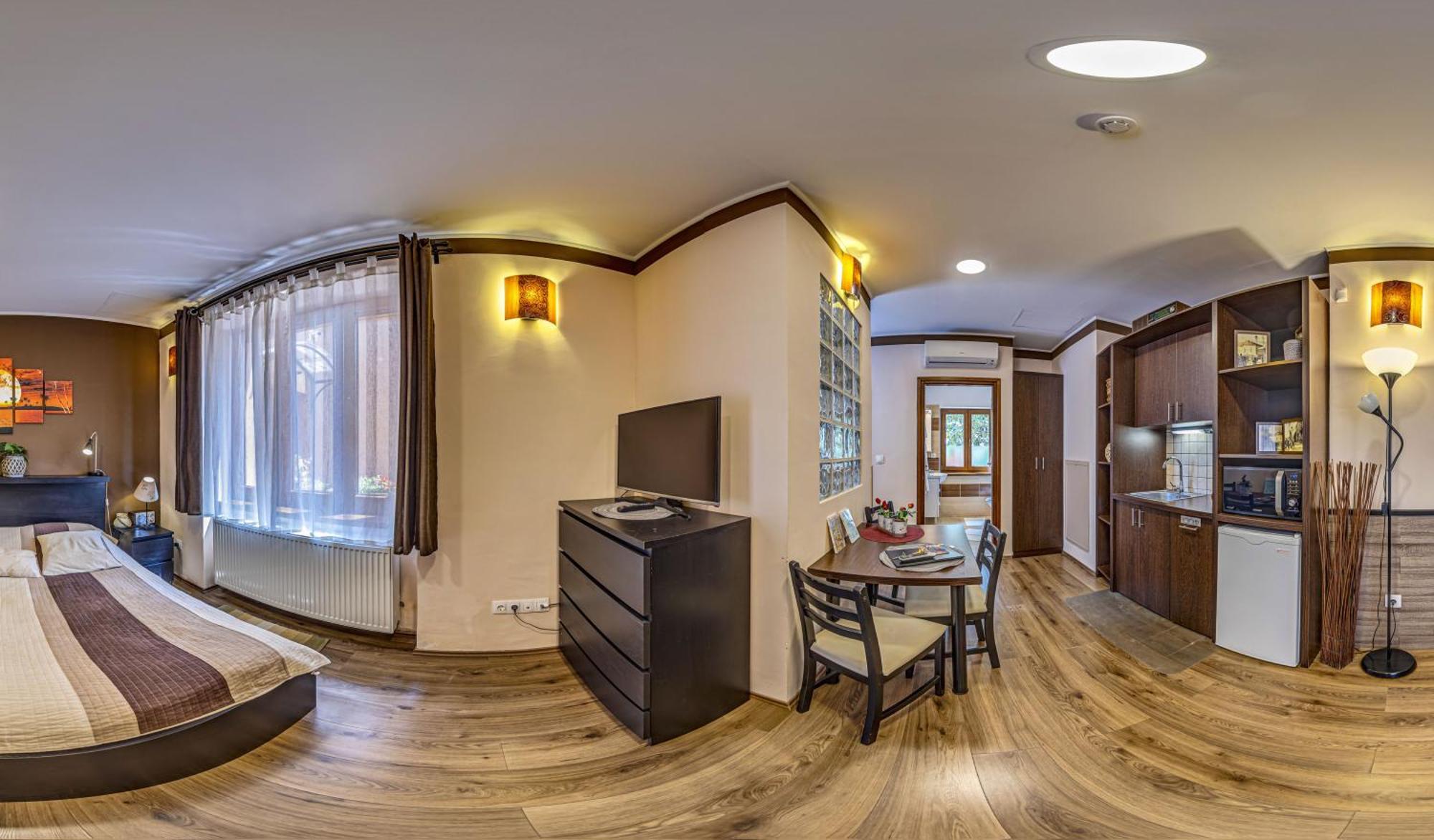 Napraforgo Wellness Haz Es Panzio Bed & Breakfast Beci Exterior foto