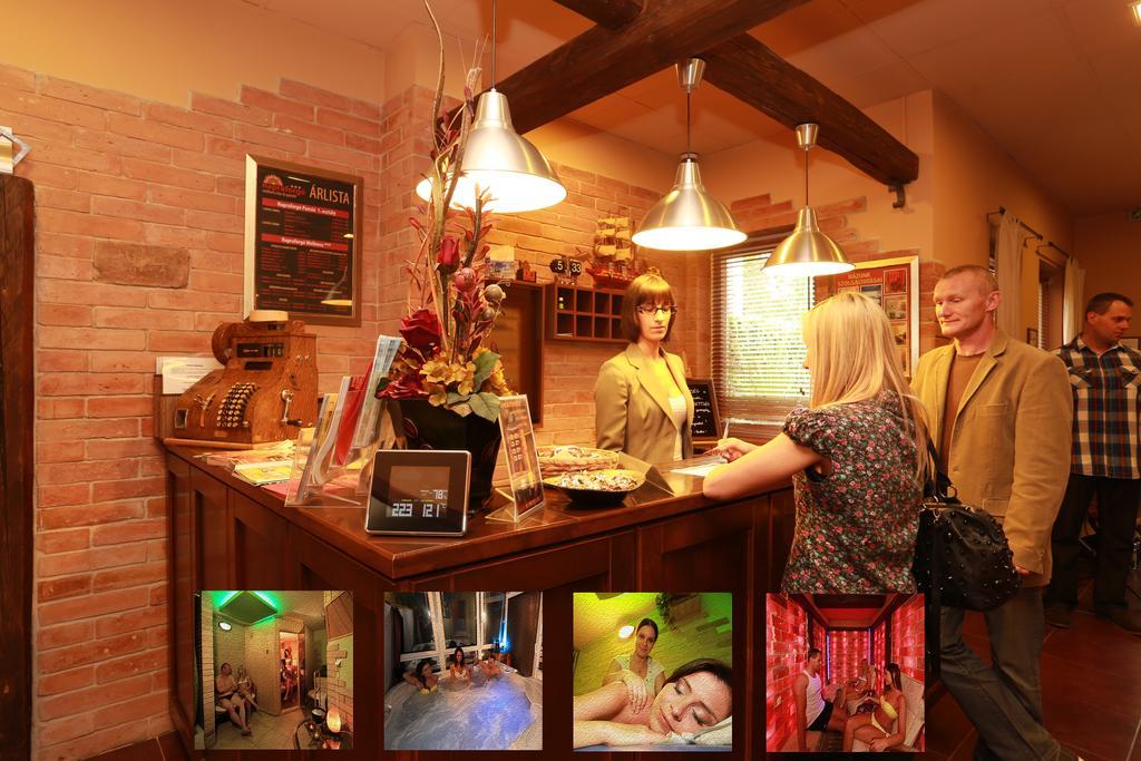 Napraforgo Wellness Haz Es Panzio Bed & Breakfast Beci Exterior foto